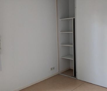 Location Appartement 3 pièces 60m² ST PIERRE DU MONT 40280 - Photo 2