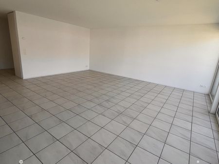 Helle 4-Zimmer-Wohnung mit Balkon und moderner Ausstattung in Biel - Foto 2