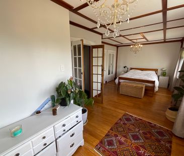 FAMILY LIVING CLOSE TO THE HOSPITAL - Photo 5