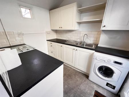 3 bedroom terraced house to rent - Photo 3
