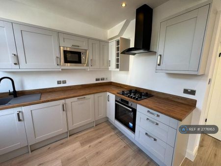 3 bedroom terraced house to rent - Photo 5