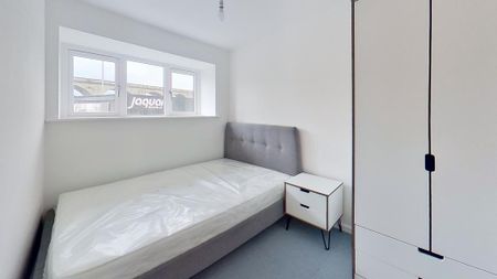 2 bedroom flat to rent - Photo 4