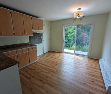 Immeuble - 185 Rue Wilson, Sherbrooke Grand 5 1/2 à Louer - Photo 2