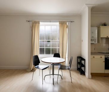 1 Bed Flat - Photo 1