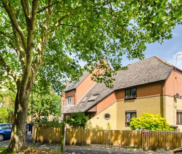 Sentinel Close, Southall, UB5 - Photo 1