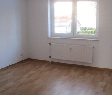 **Bezugsfertige 2-Zimmer-Wohnung mit Balkon im modernisierten Haus!** - Photo 3