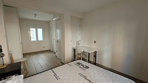 Calle Cangas de Onís, Madrid, Community of Madrid 28037 - Foto 1