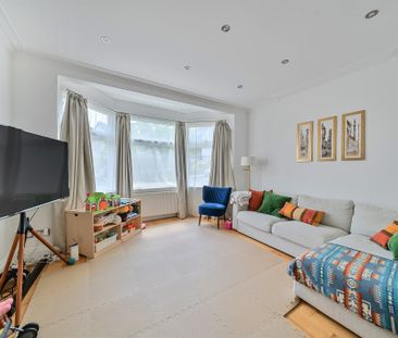 Woodfield Way, Bounds Green - Photo 1