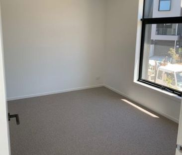 Lakeside Living 10km from Melbourne CBD!!! - Photo 6