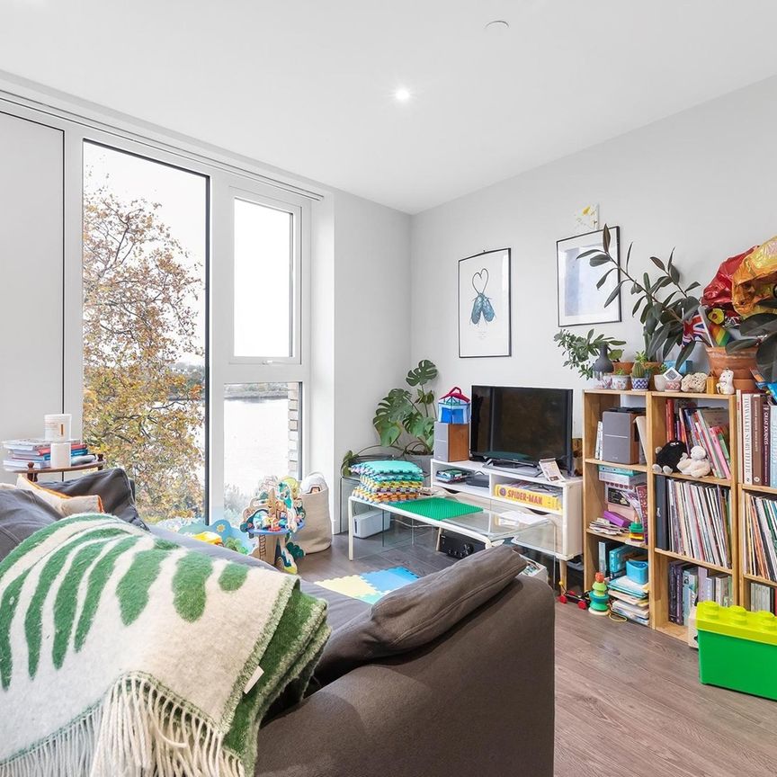 2 Bed Flat, The Shoreline Building, N4 - Photo 1