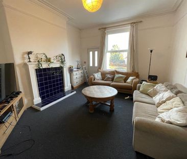 Buckingham Mount ( bed), Hyde Park, LS6 1DN, Leeds - Photo 1