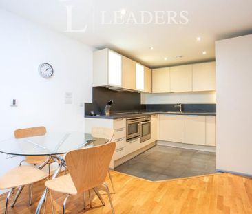 2 bedroom flat to rent - Photo 5