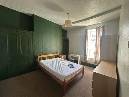 Hill Park Crescent, Apt 2, Plymouth - Photo 2