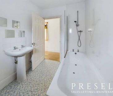 2 bedroom flat to rent - Photo 6