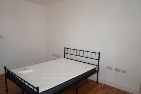 3 bedroom apartment to rent - Photo 4