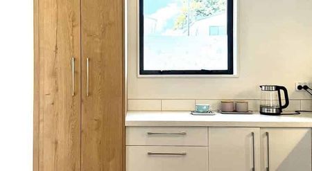 Ready to move in, stylish 2 bed townhouse - Photo 3