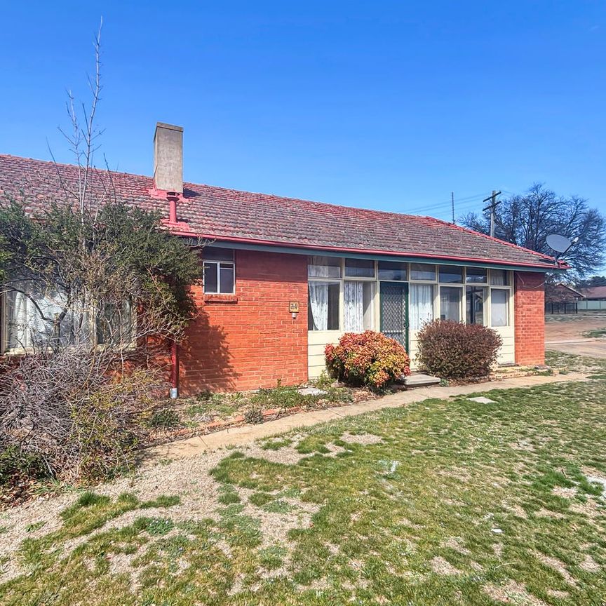 3 Bedroom house w/ minimal maintenance - Photo 1