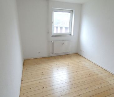 Schicke Erdgeschoss-Wohnung mit Balkon in ruhiger Lage - Photo 4
