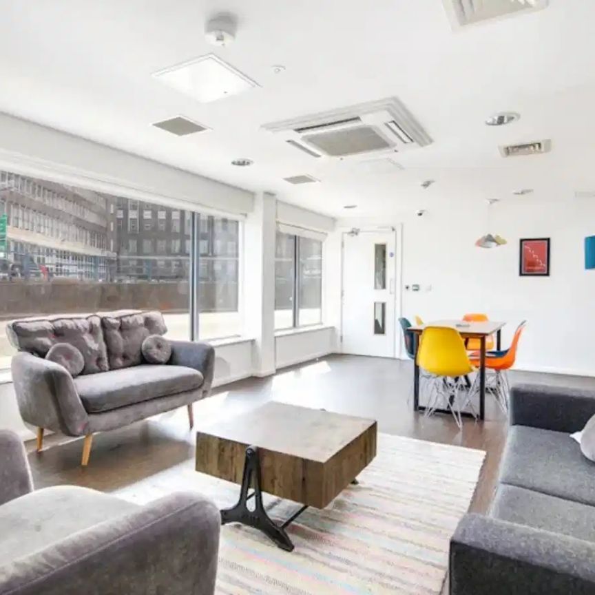 Platinum Studio - Photo 1