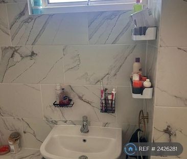 3 bedroom terraced house to rent - Photo 6