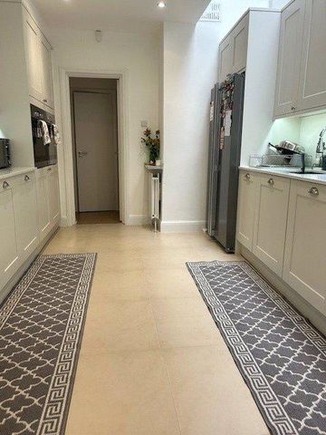 6 bedroom semi-detached house to rent - Photo 4