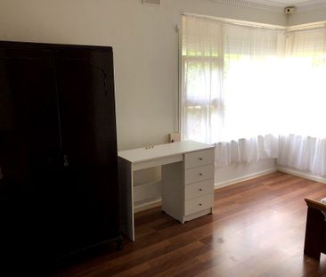 3-bedroom shared house, Malpas Street - Photo 3