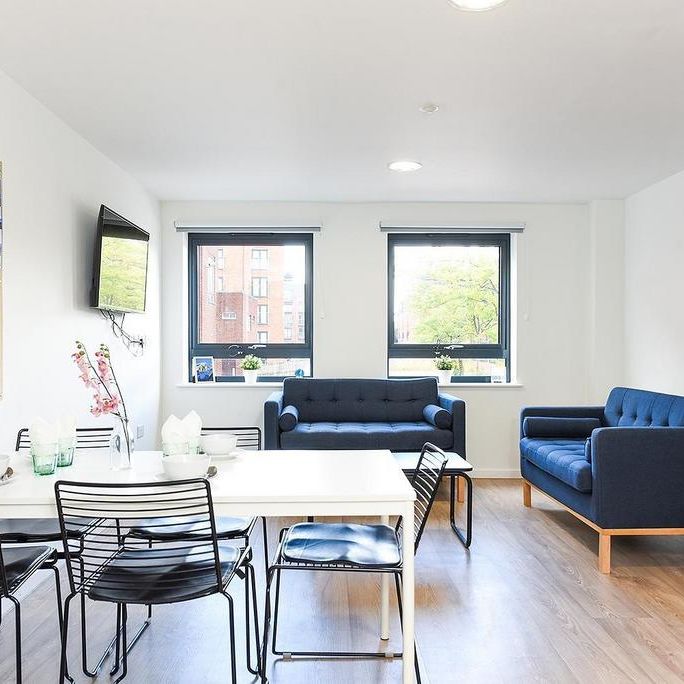 1 bedroom in a flat share to rent - Photo 1