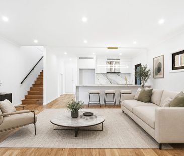 Brand New 4 Bedroom Luxury Family Home - Photo 2