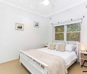 Impressive two bedroom apartment in prized position - Photo 1