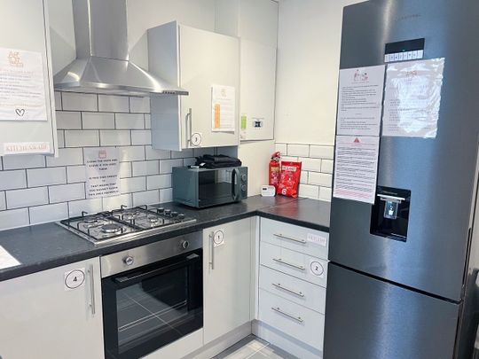 Room in a Shared House, Newcombe Street, L6 - Photo 1