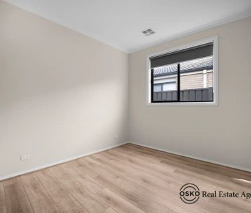 “If Location Matters!!! Prime Opportunity: Park & East-Facing Brand... - Photo 5