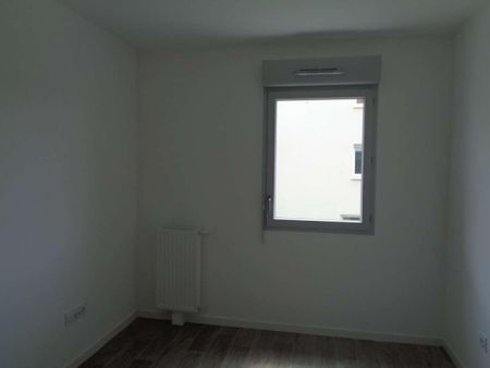 Location Appartement 2 pièces 39m² POITIERS 86000 - Photo 4