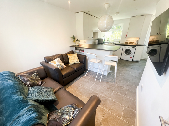 5 bedroom house to rent - Photo 1