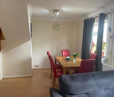 3 bedroom terraced house to rent - Photo 3