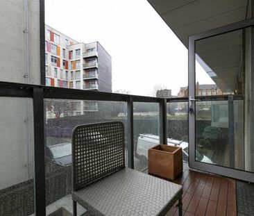 Salton Square, E14, London - Photo 1