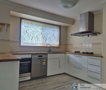 3 bedroom home in a great location - Photo 5