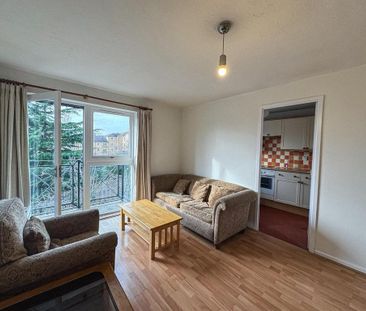 2 bedroom block of apartments to rent - Photo 2