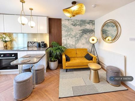 2 bedroom flat to rent - Photo 2