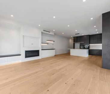 Stunning Near-New Four-Bedroom Townhouse in Prime Beaumaris Location - Photo 2