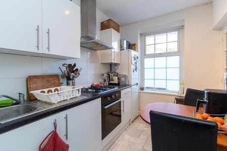 2 bedroom ground floor flat to rent - Photo 5