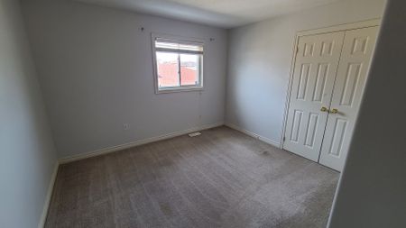 318 Johnson Street - Room #2, The Real Unit 2, Barrie ON L4M7A1 - Photo 2