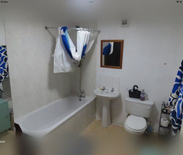 Room in a Shared Flat, Fairley Street, G51 - Photo 6