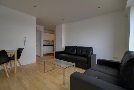2 bedroom apartment to rent - Photo 4