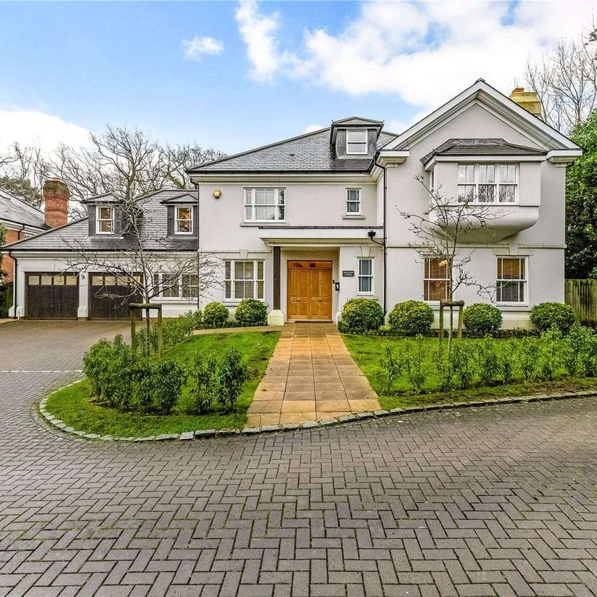 A well presented six bedroom detached family home situated in private gated close around 0.6 of a mile from Oxshott Station and 1.3 of a mile from Danes Hill School. - Photo 1