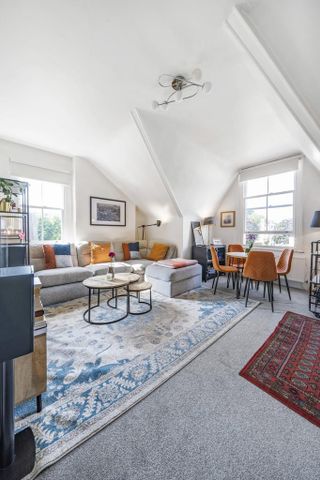 2 bedroom flat to rent - Photo 2