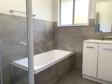 Great Family Home - Photo 4