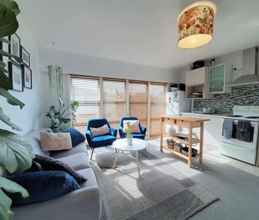 Sunny and Elevated - Photo 2