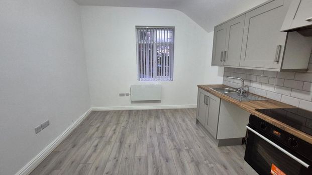 Studio to rent - Photo 1