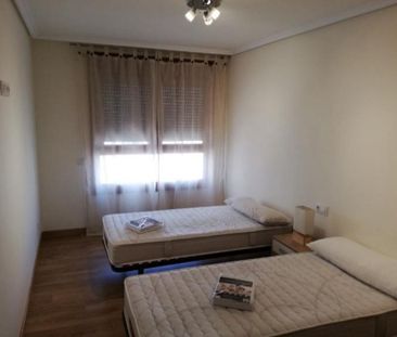 Piso de alquiler en Logroño - Cl Doctores Castroviejo, Gran Via - Photo 2