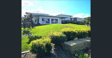 3 BEDROOM 2 BATHROOM TOWNHOUSE WITH DUCTED AIR - Photo 2